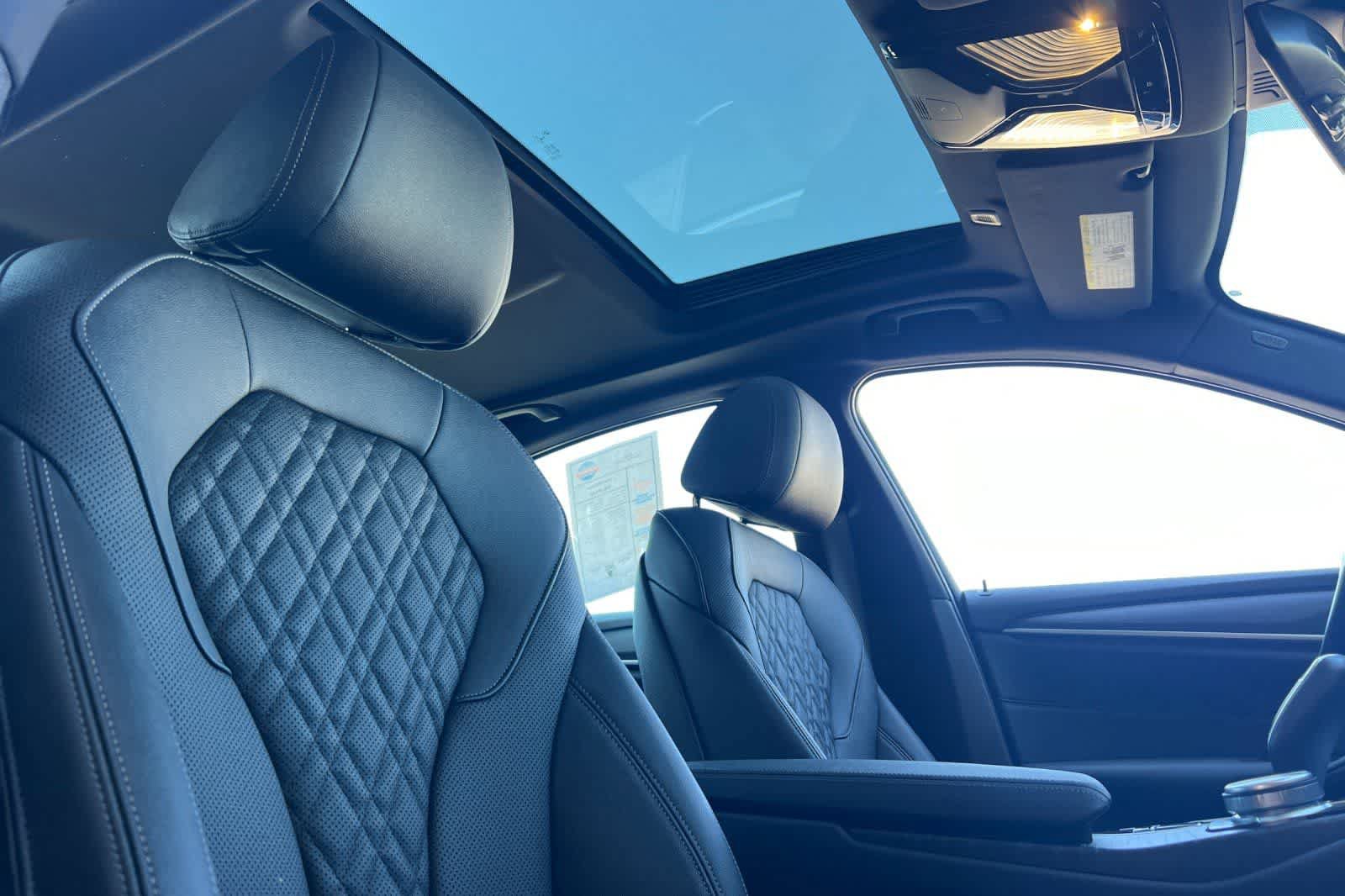 Used 2023 BMW 530e RWD image 19