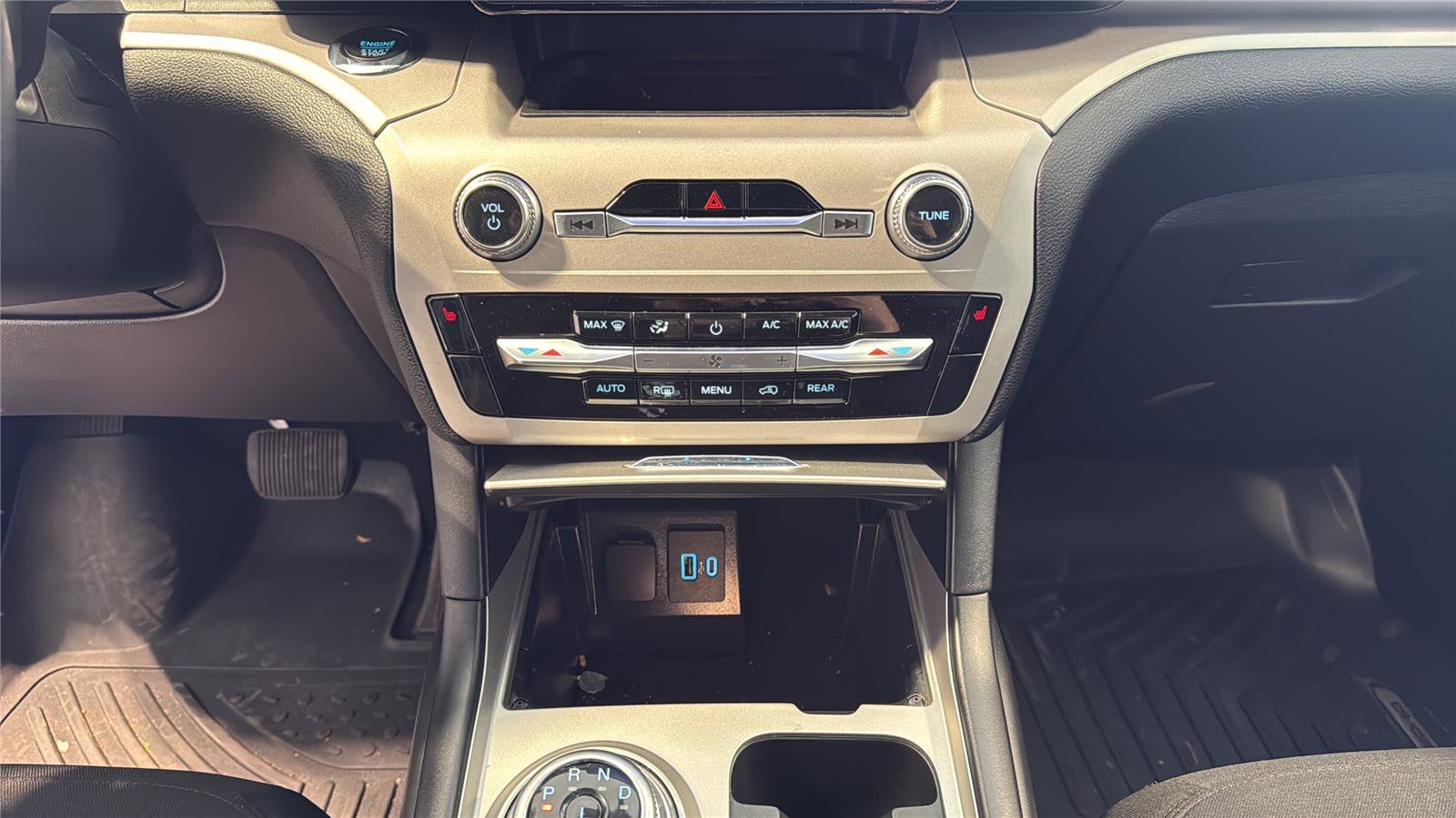 Used 2023 Ford Explorer XLT RWD image 22