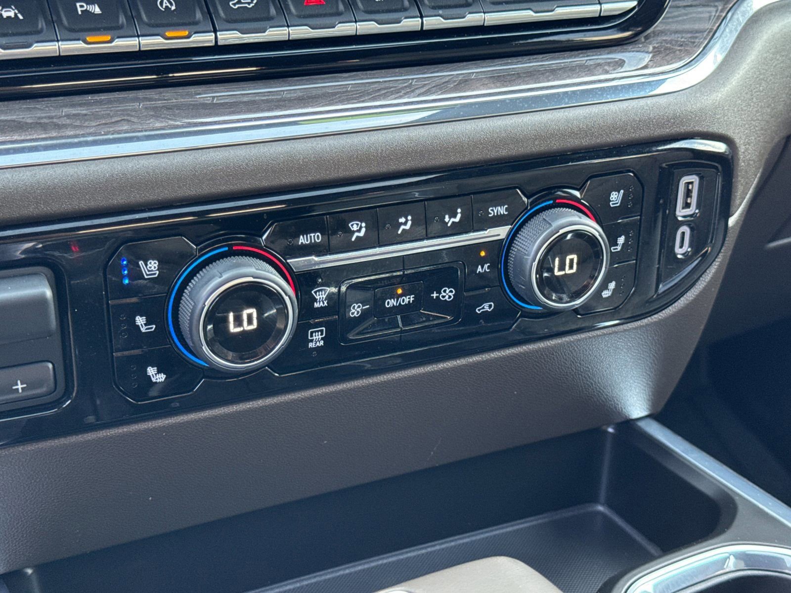 Used 2024 Chevrolet Silverado 1500 LTZ image 22