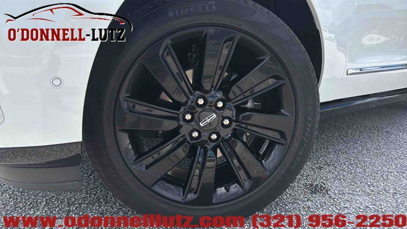 Used 2024 Lincoln Navigator L Reserve AWD/4WD image 2