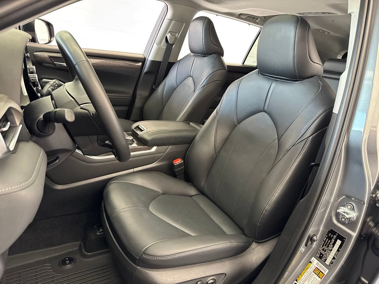 Used 2026 Toyota Highlander Limited AWD/4WD image 16