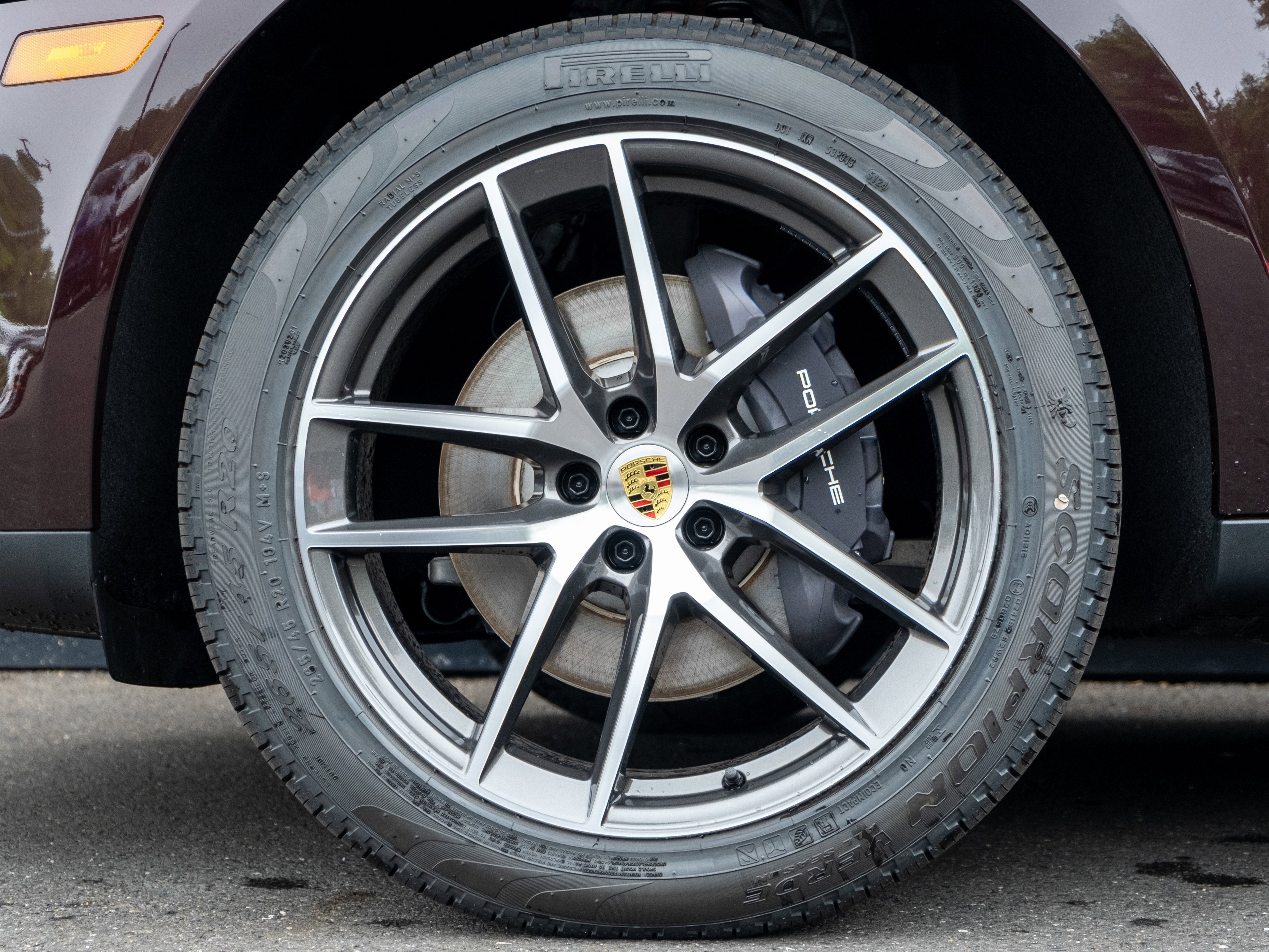 Certified 2025 Porsche Macan image 12