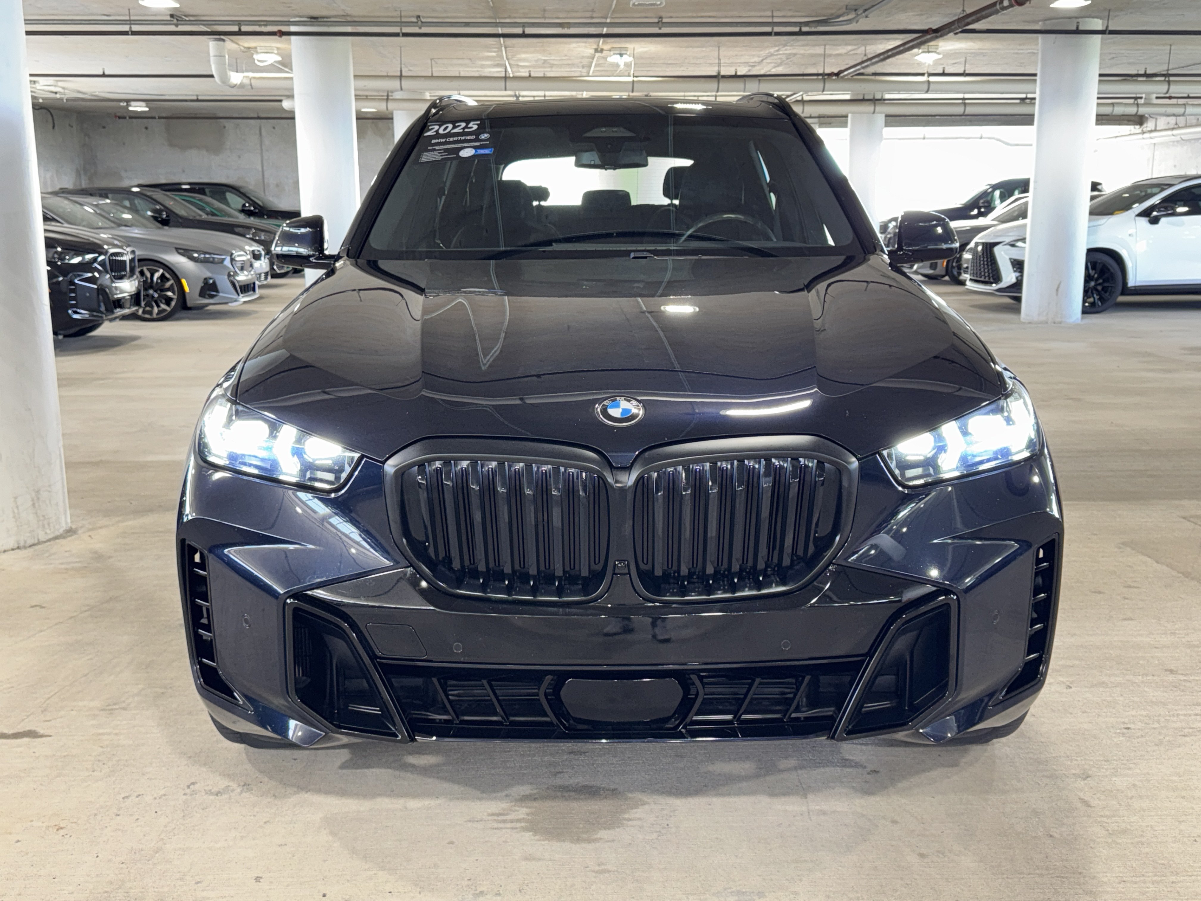 Used 2025 BMW X5 xDrive40i w/ M Sport Package AWD/4WD image 3