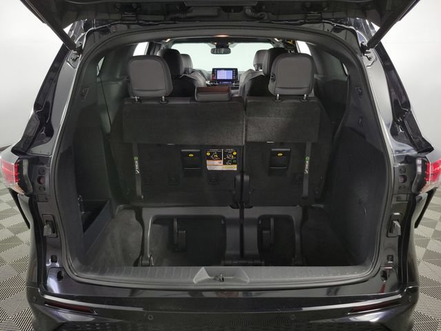 Used 2021 Toyota Sienna XSE w/ XSE Plus Package FWD image 28