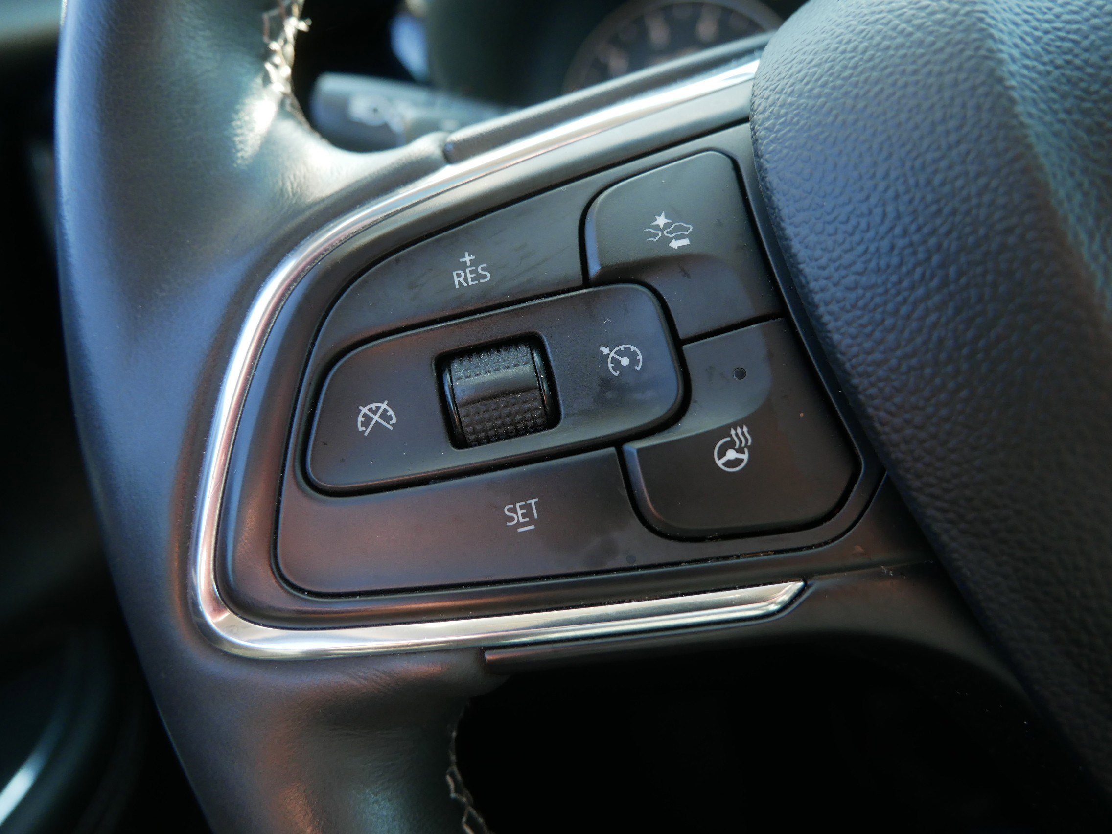 Used 2022 Buick Envision Essence w/ Technology Package I AWD/4WD image 26