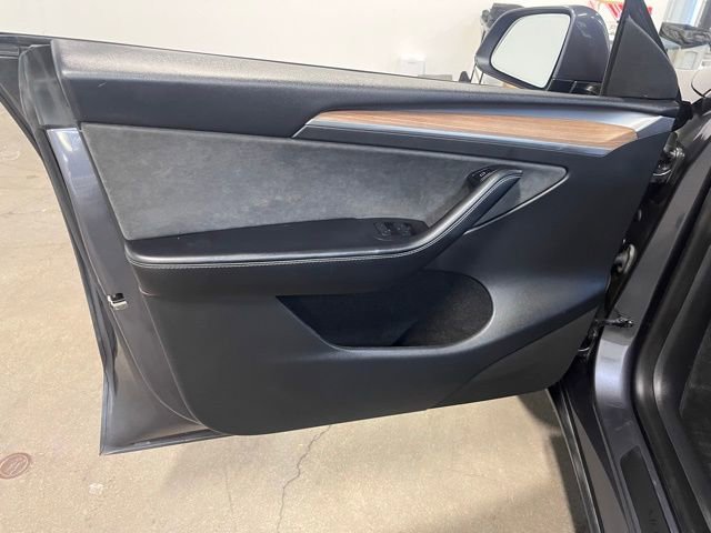 Used 2023 Tesla Model Y Long Range image 24