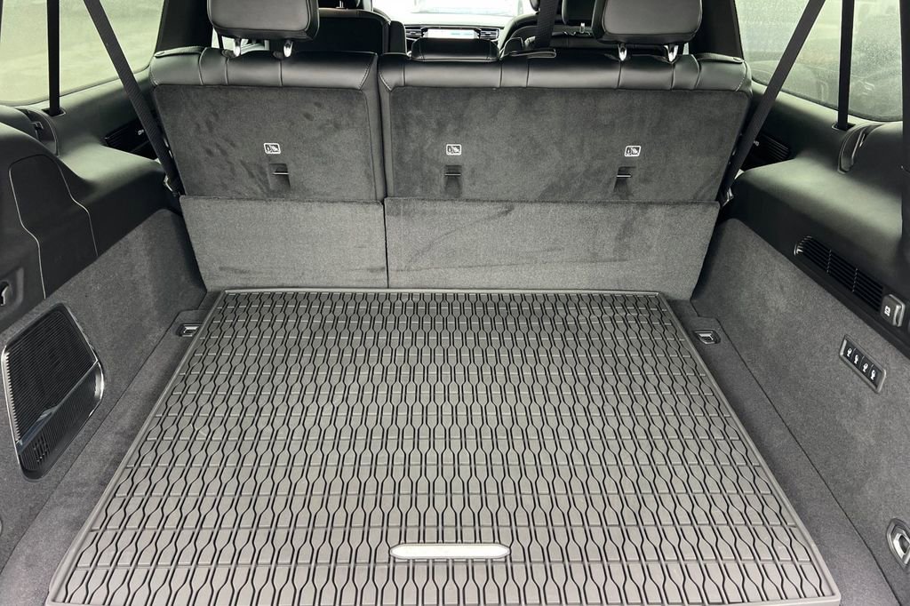 New 2026 Jeep Grand Wagoneer L Summit w/ Premium Group III image 16