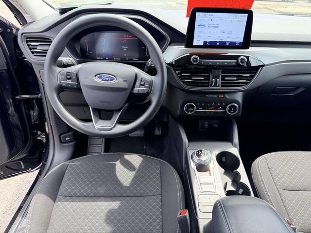 Used 2025 Ford Escape Active AWD/4WD image 17