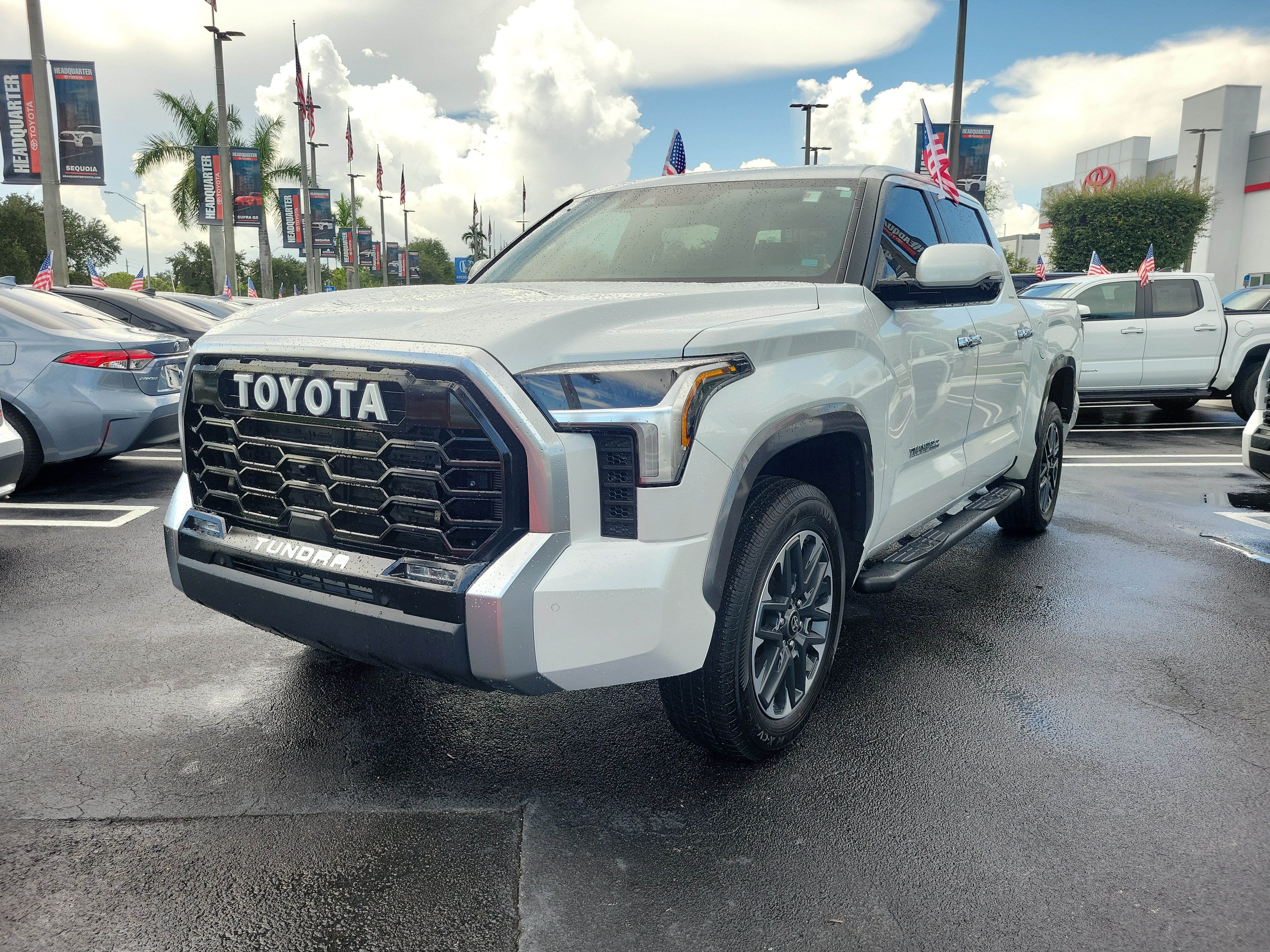 Used 2025 Toyota Tundra Limited AWD/4WD image 5