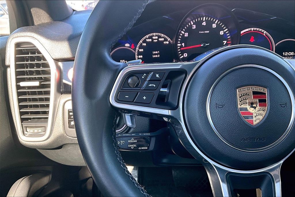 Used 2019 Porsche Cayenne image 24