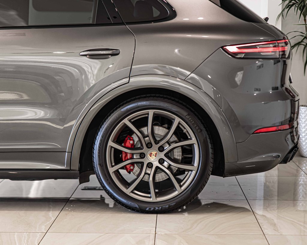 Used 2021 Porsche Cayenne GTS image 7