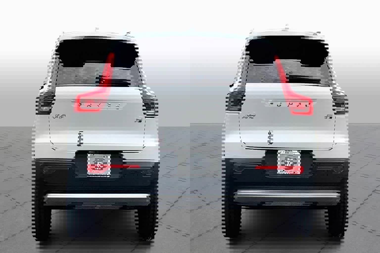 New 2025 Volvo XC40 B5 Core w/ Protection Package Premier image 4