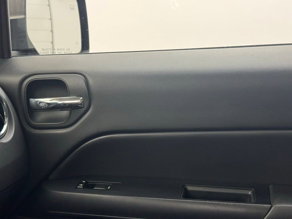 Used 2017 Jeep Patriot High Altitude image 37