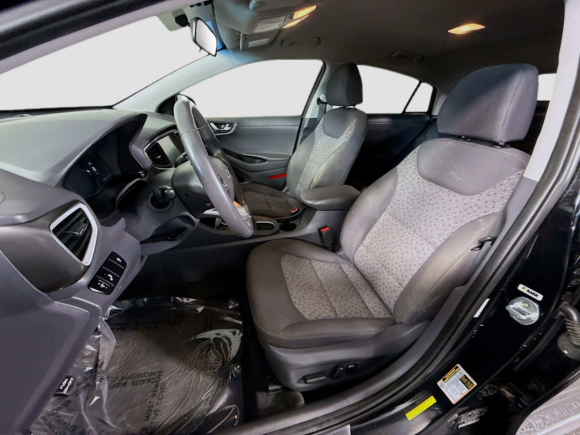 Used 2017 Hyundai Ioniq SEL image 22