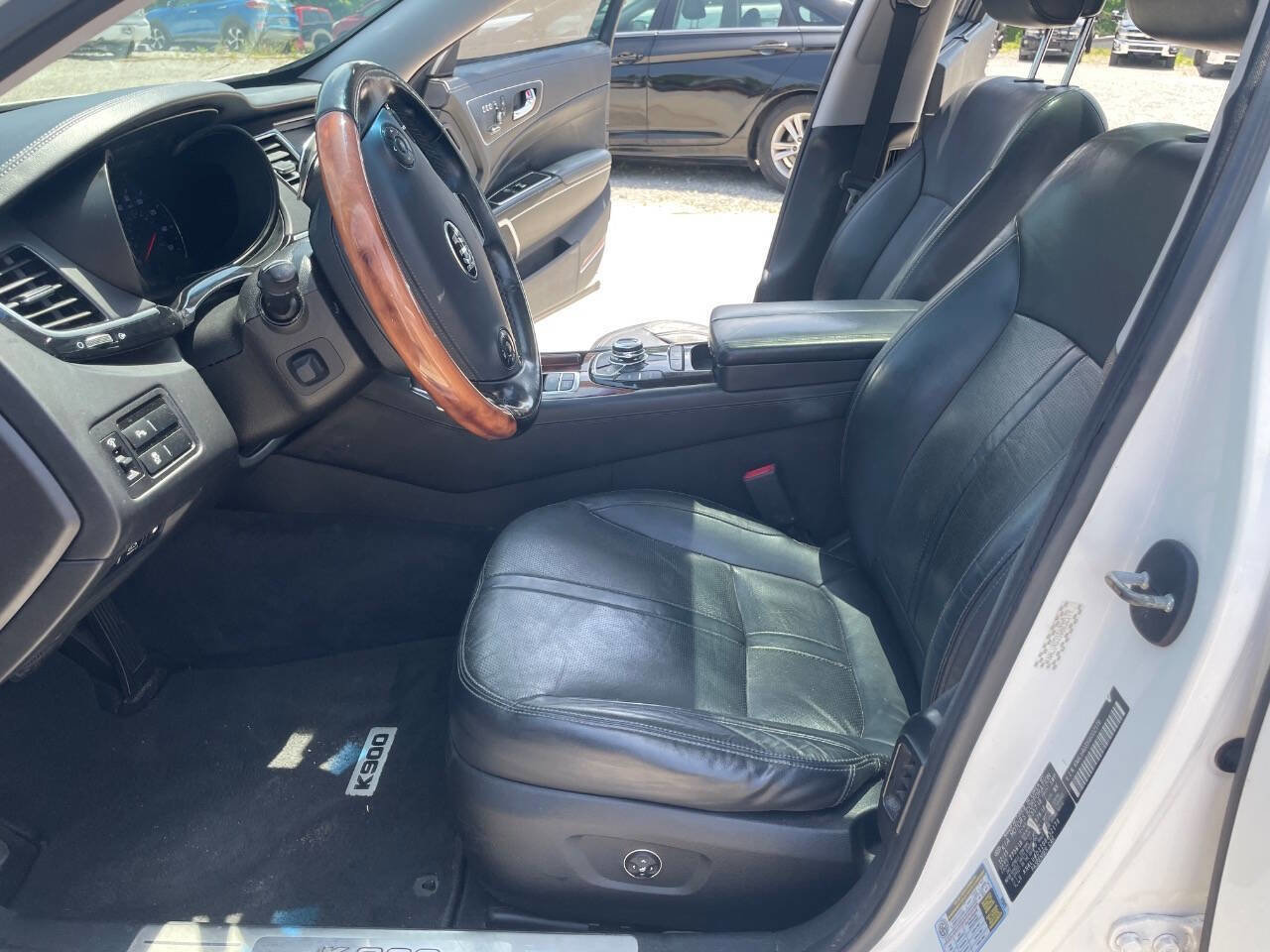 Used 2016 Kia K900 Luxury RWD image 41