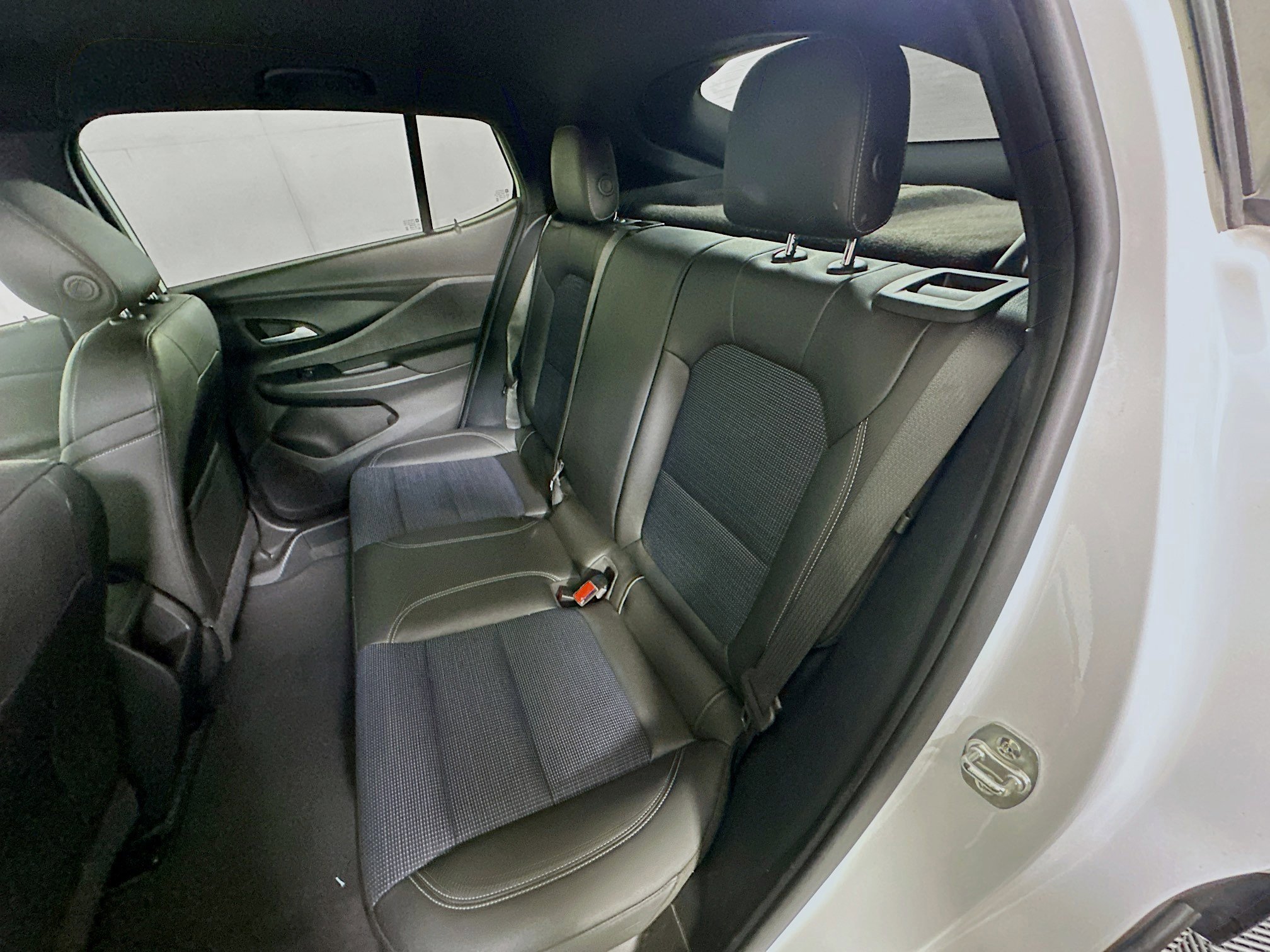 Used 2025 Buick Envista Preferred FWD image 27