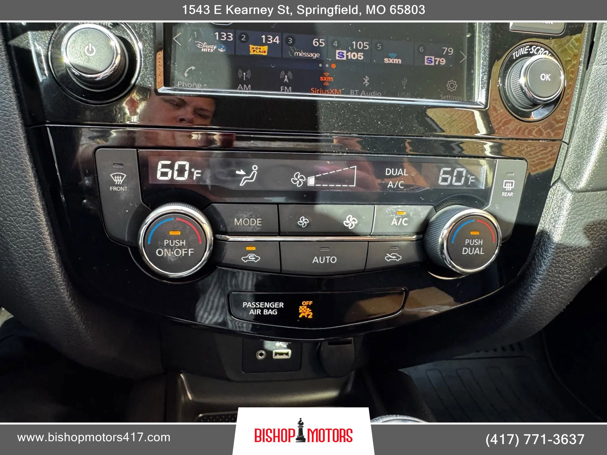 Used 2018 Nissan Rogue SV w/ Premium Package image 23