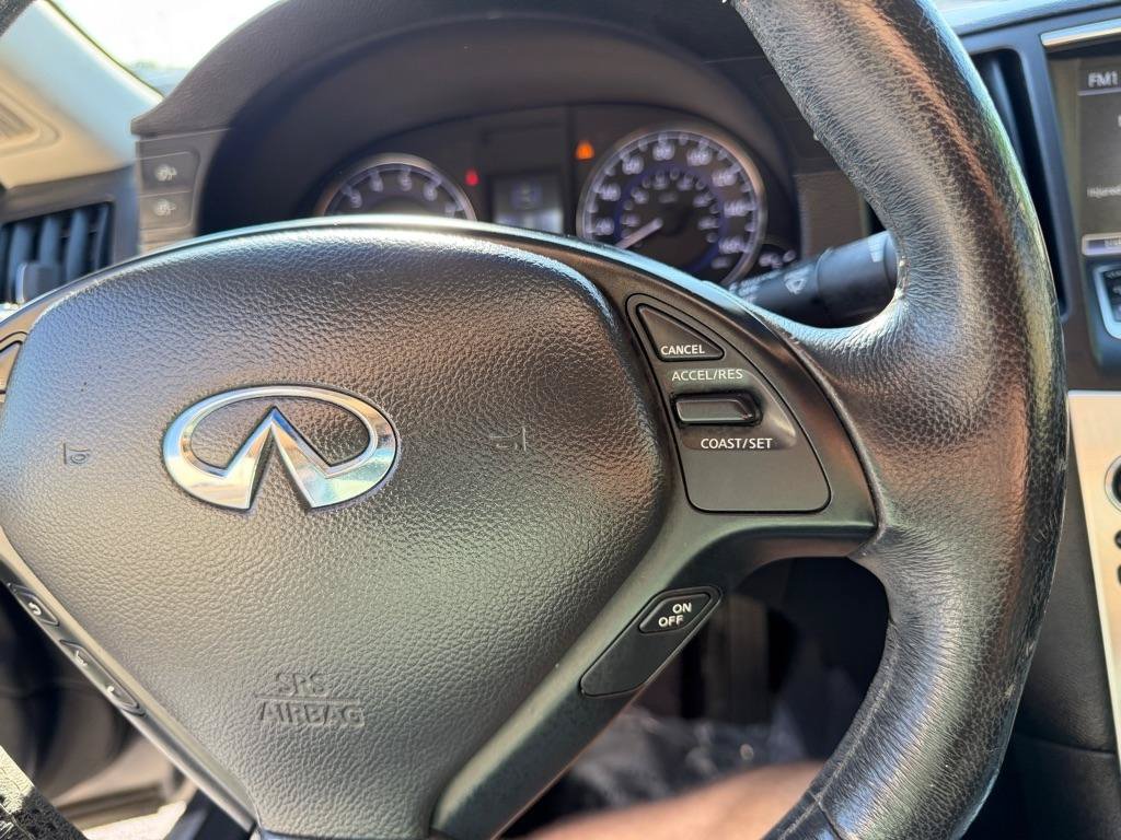 Used 2014 INFINITI Q60 Convertible w/ Premium Package RWD image 30