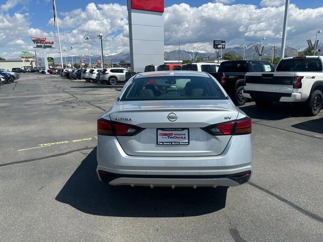 Used 2024 Nissan Altima 2.5 SV FWD image 10