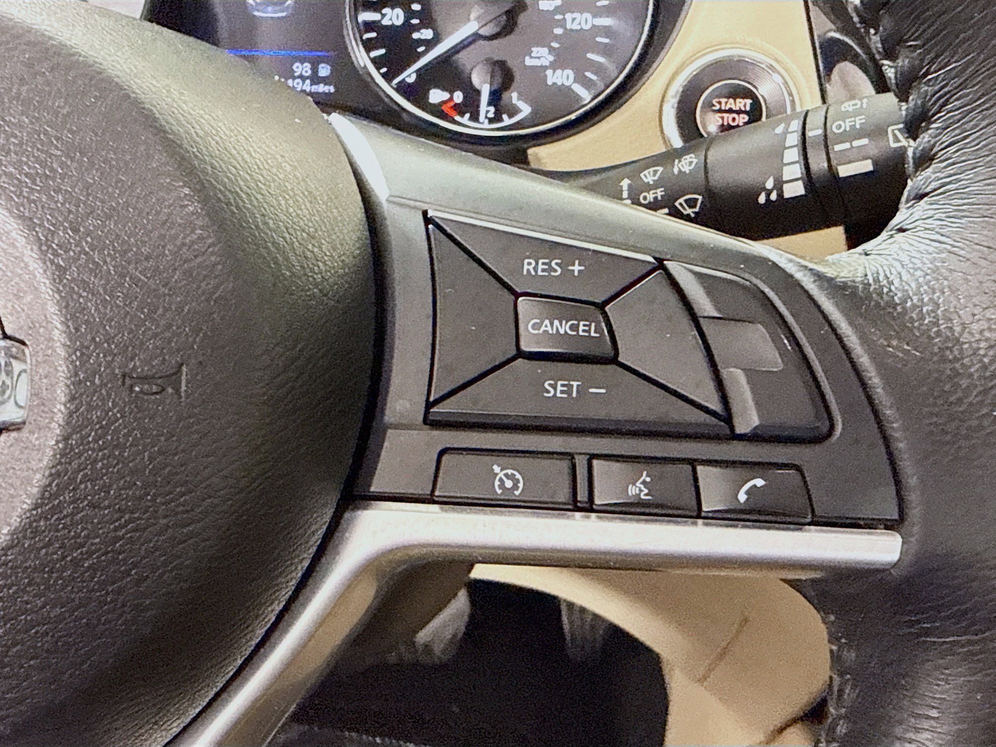 Used 2018 Nissan Rogue SV FWD image 15