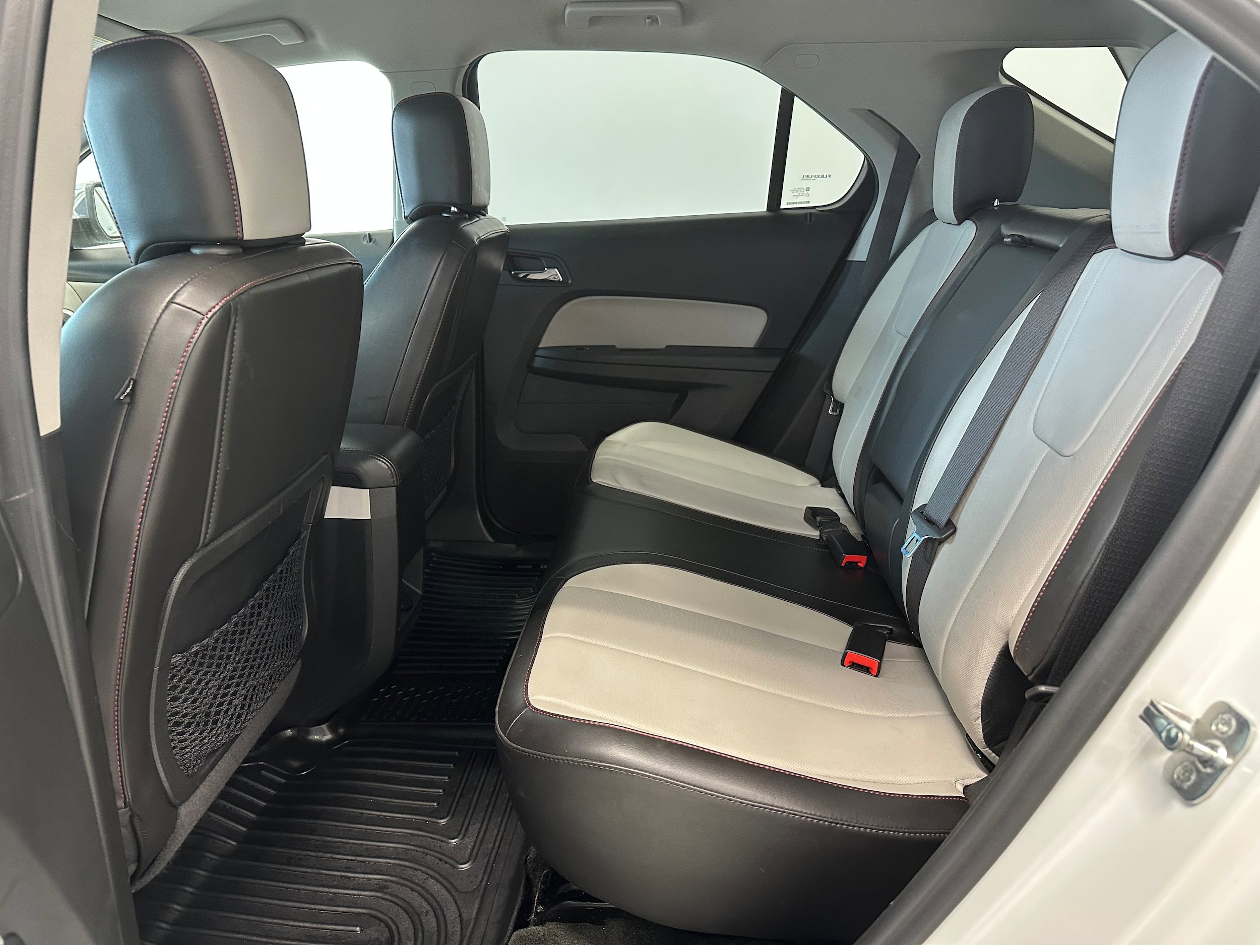 Used 2017 Chevrolet Equinox Premier w/ Enhanced Convenience Package AWD/4WD image 12