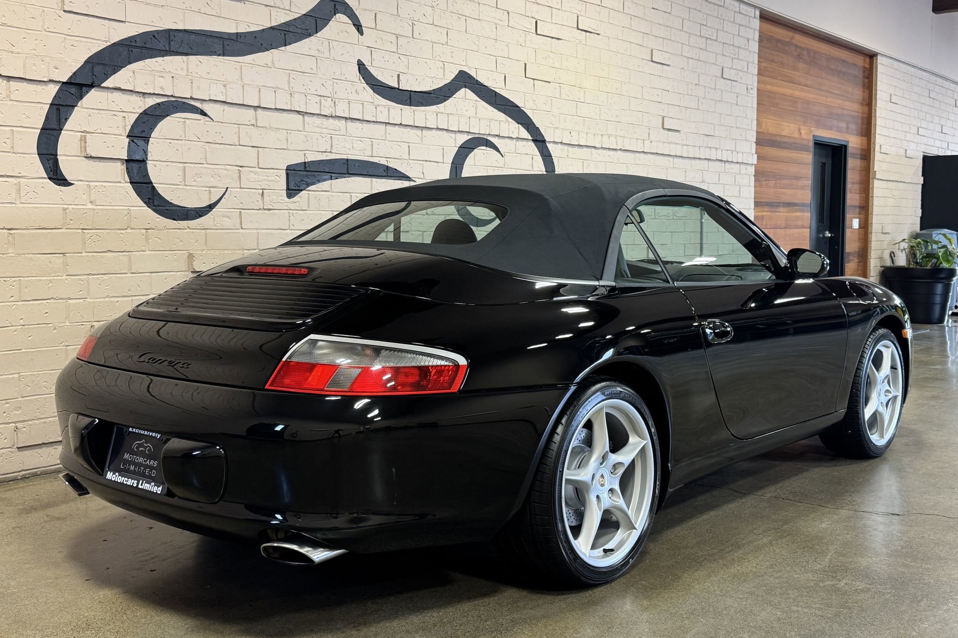 Used 2003 Porsche 911 Carrera RWD image 7