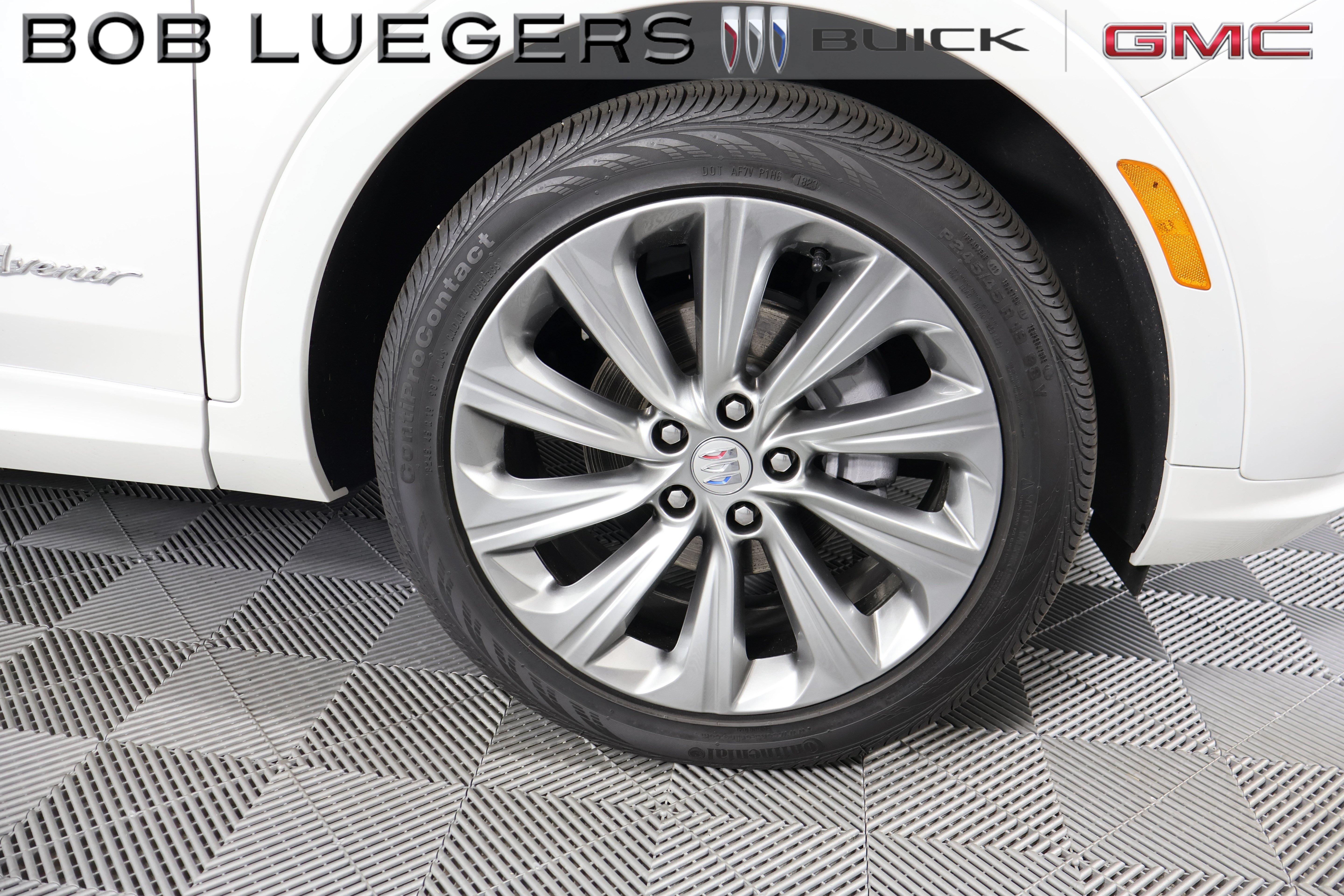 Certified 2024 Buick Envista Avenir FWD image 3