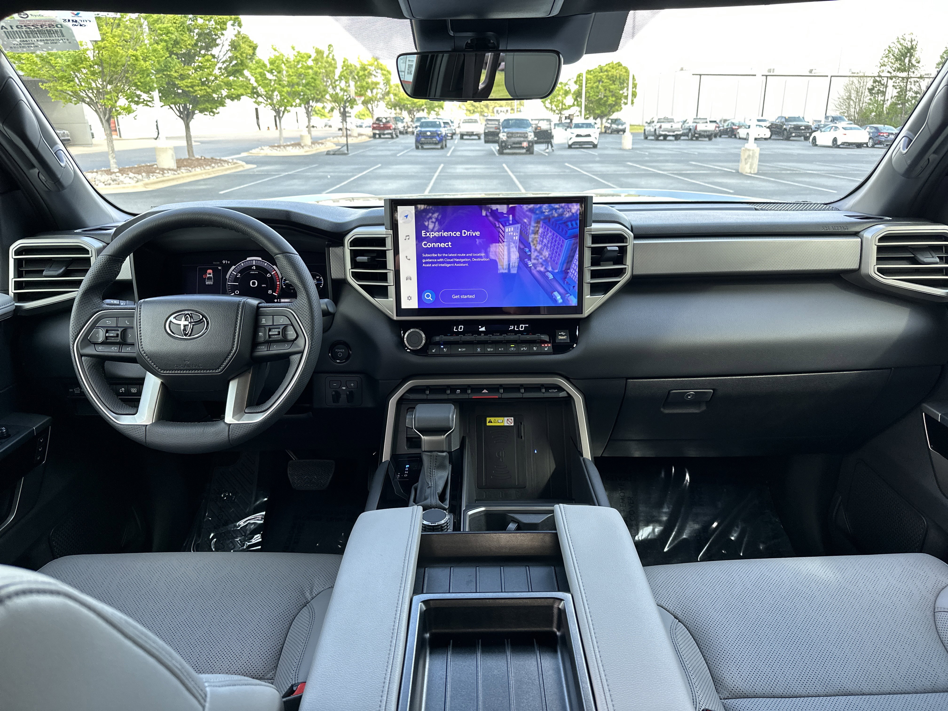 Used 2025 Toyota Tundra Limited AWD/4WD image 29