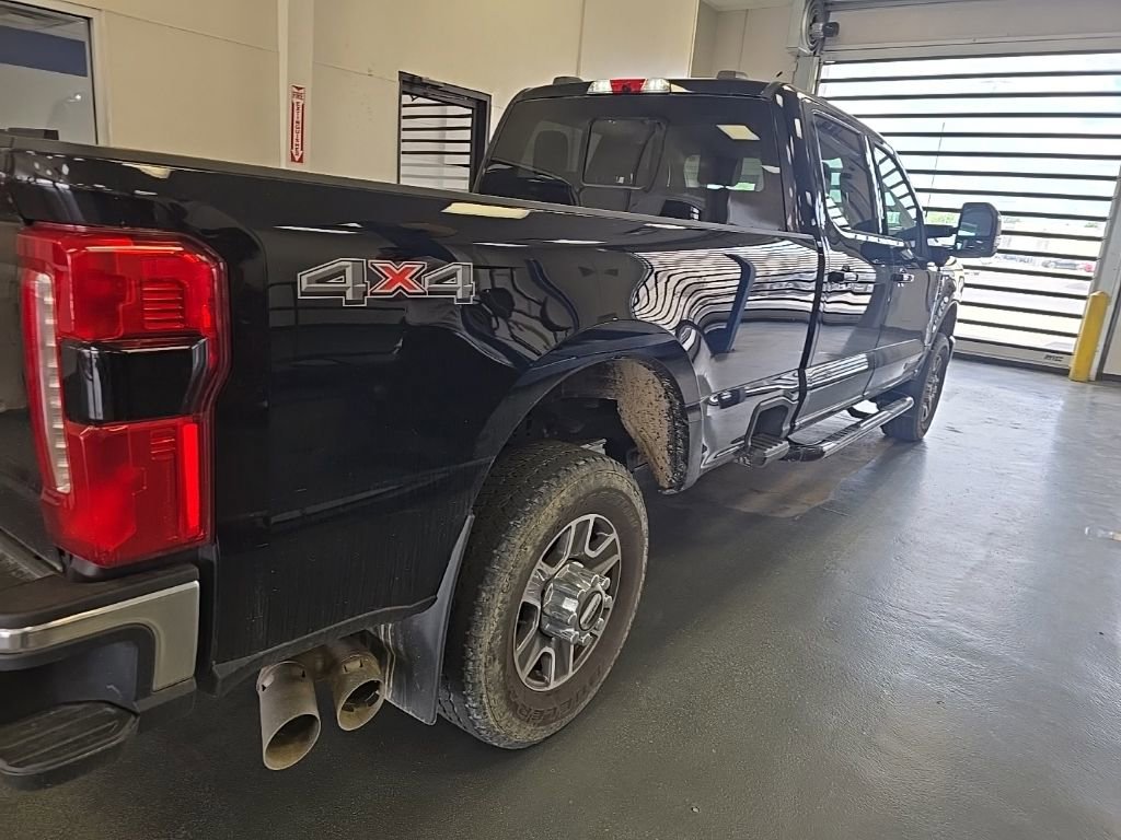 Used 2023 Ford F350 Lariat AWD/4WD image 6