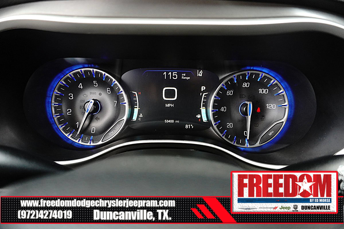 Used 2024 Chrysler Pacifica Touring-L FWD image 19