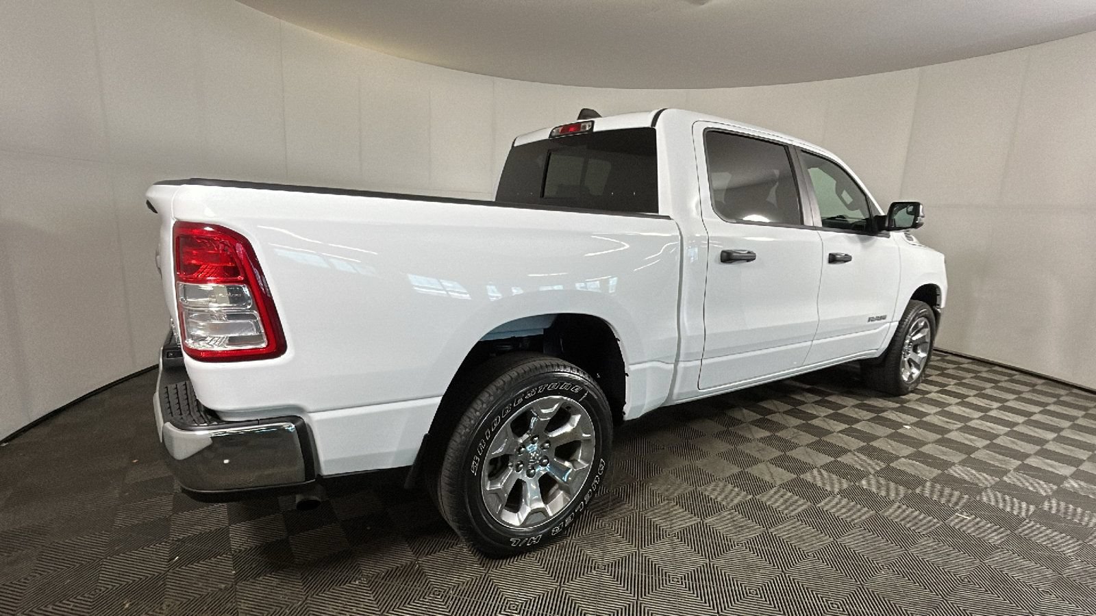 Used 2023 RAM 1500 Big Horn AWD/4WD image 3