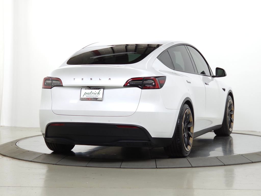 Used 2021 Tesla Model Y Long Range AWD/4WD image 11