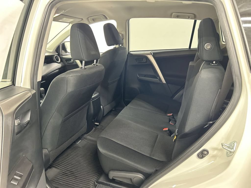 Used 2016 Toyota RAV4 LE AWD/4WD image 19