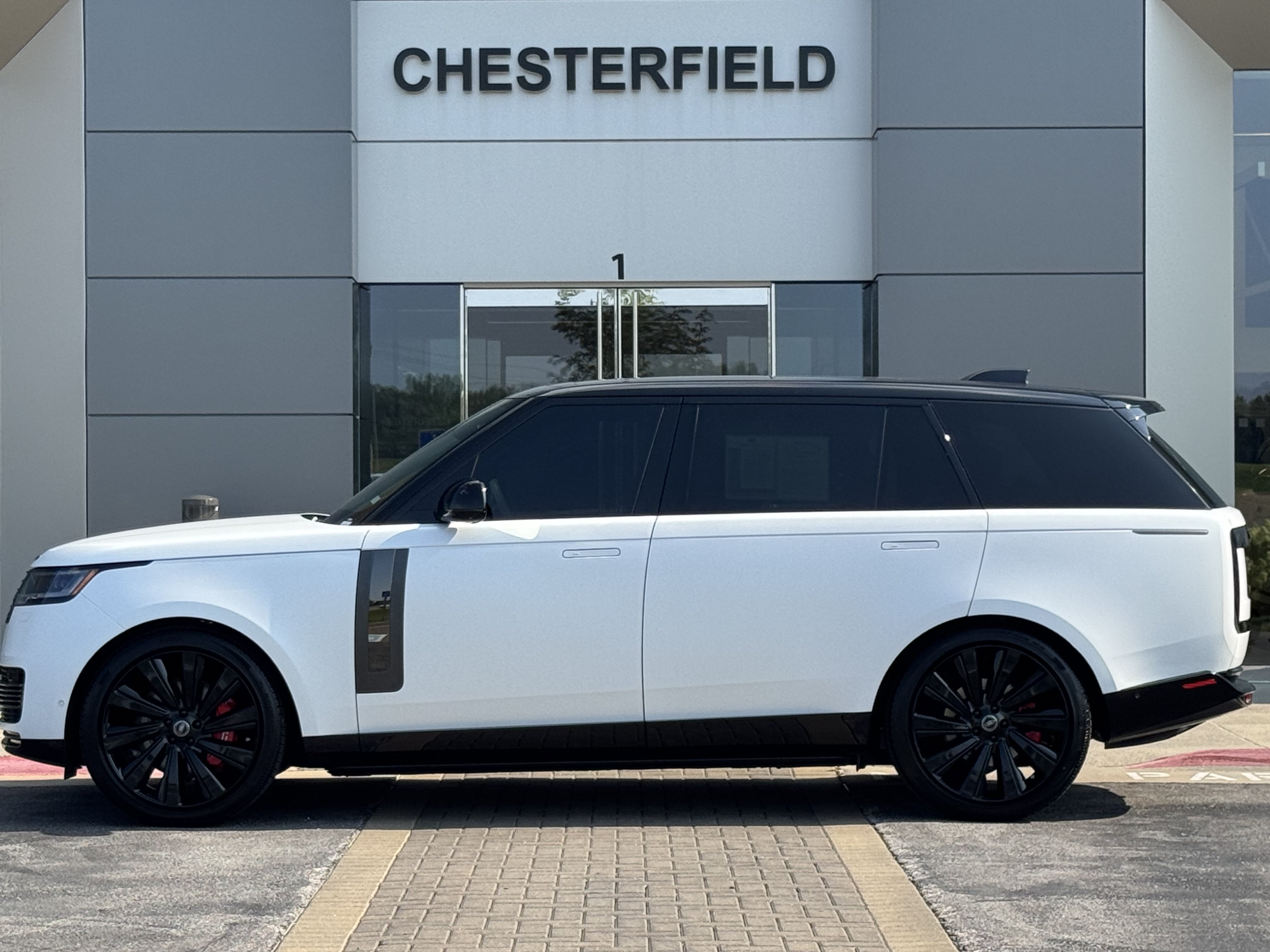 Certified 2025 Land Rover Range Rover SV AWD/4WD image 6