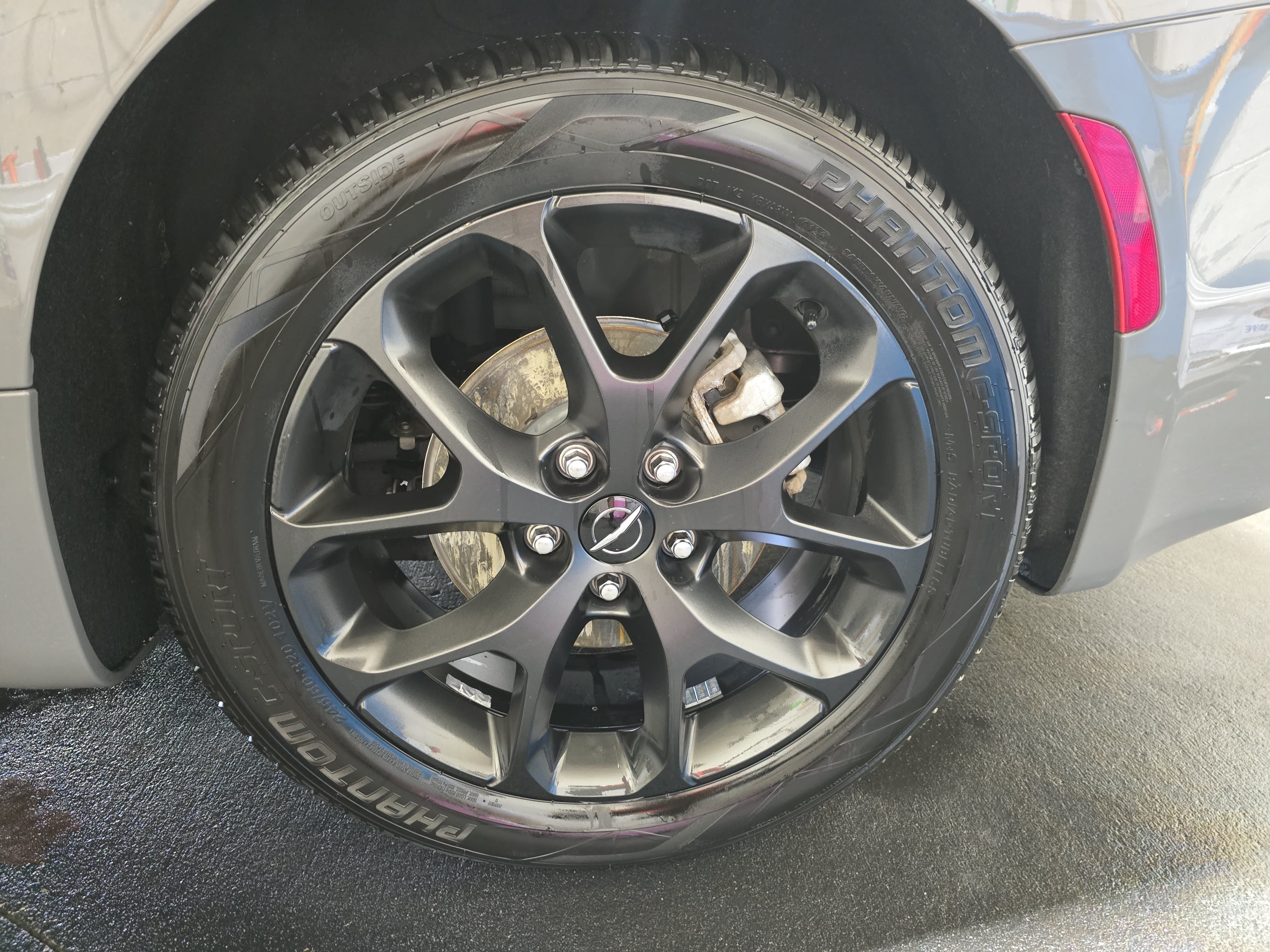 Used 2025 Chrysler Pacifica Limited FWD image 30
