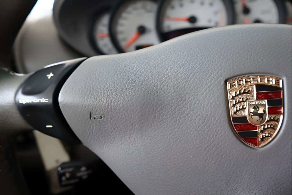 Used 2005 Porsche 911 Carrera image 16