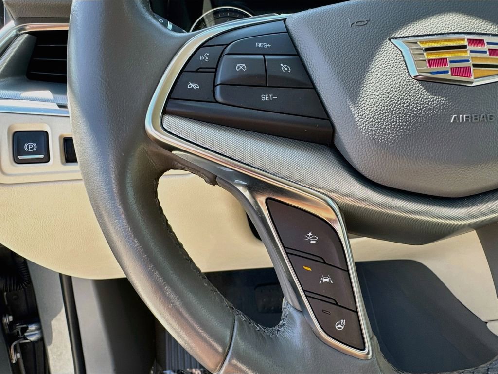 Used 2020 Cadillac XT5 Premium Luxury w/ LPO, Floor Liner Package FWD image 19