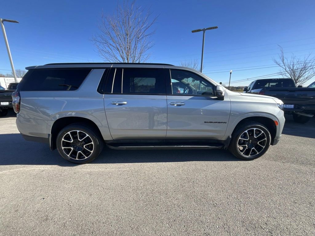 Used 2024 Chevrolet Suburban RST w/ Luxury Package image 10