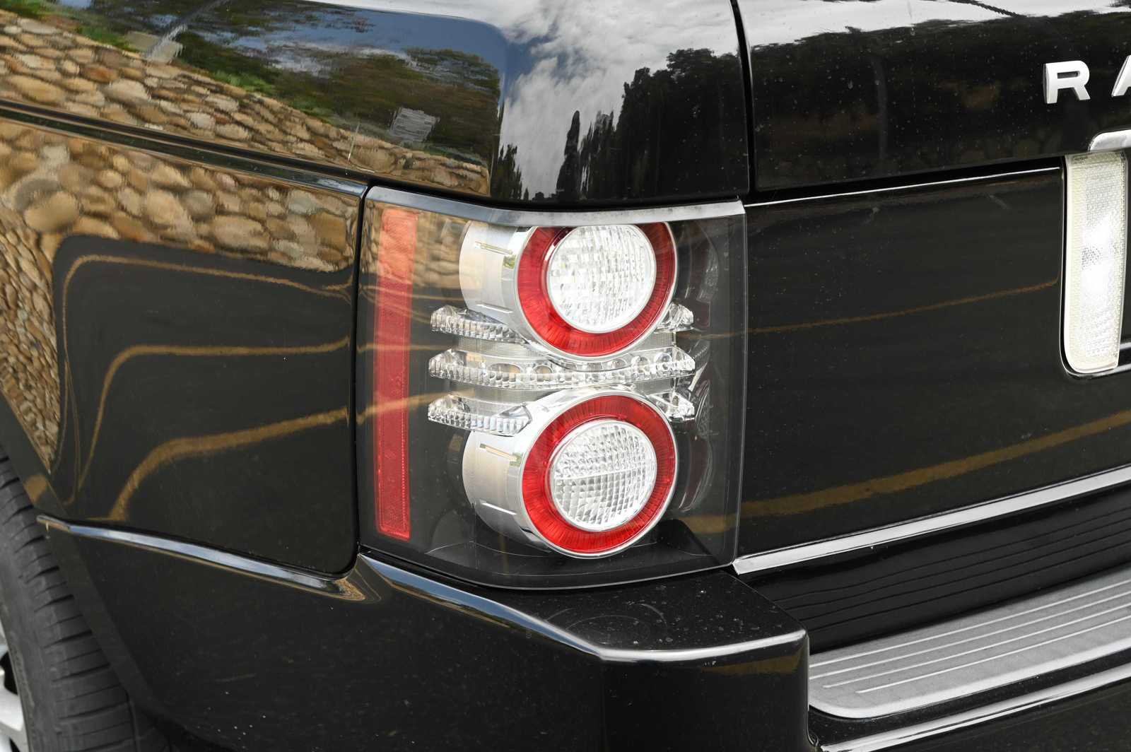 Used 2012 Land Rover Range Rover HSE AWD/4WD image 7