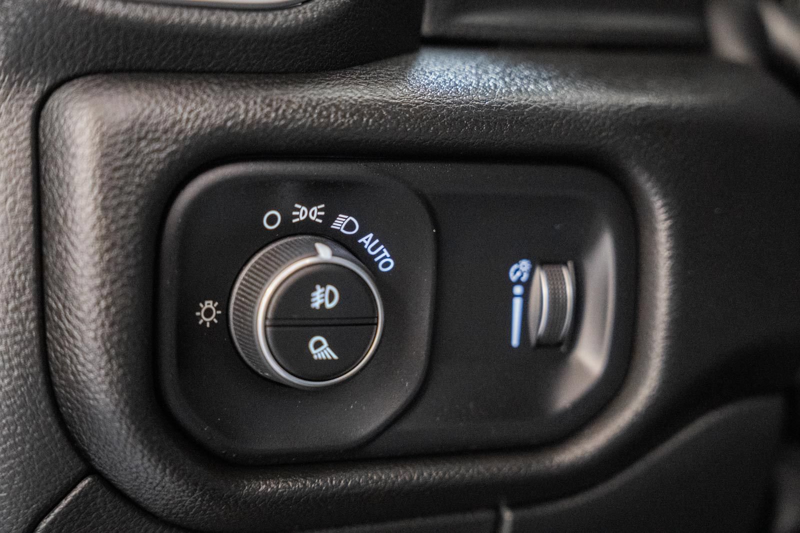 Used 2023 RAM 1500 Big Horn AWD/4WD image 41