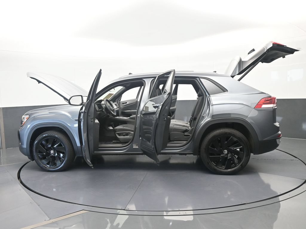 Used 2025 Volkswagen Atlas Cross Sport SE w/ Panoramic Sunroof Package FWD image 80