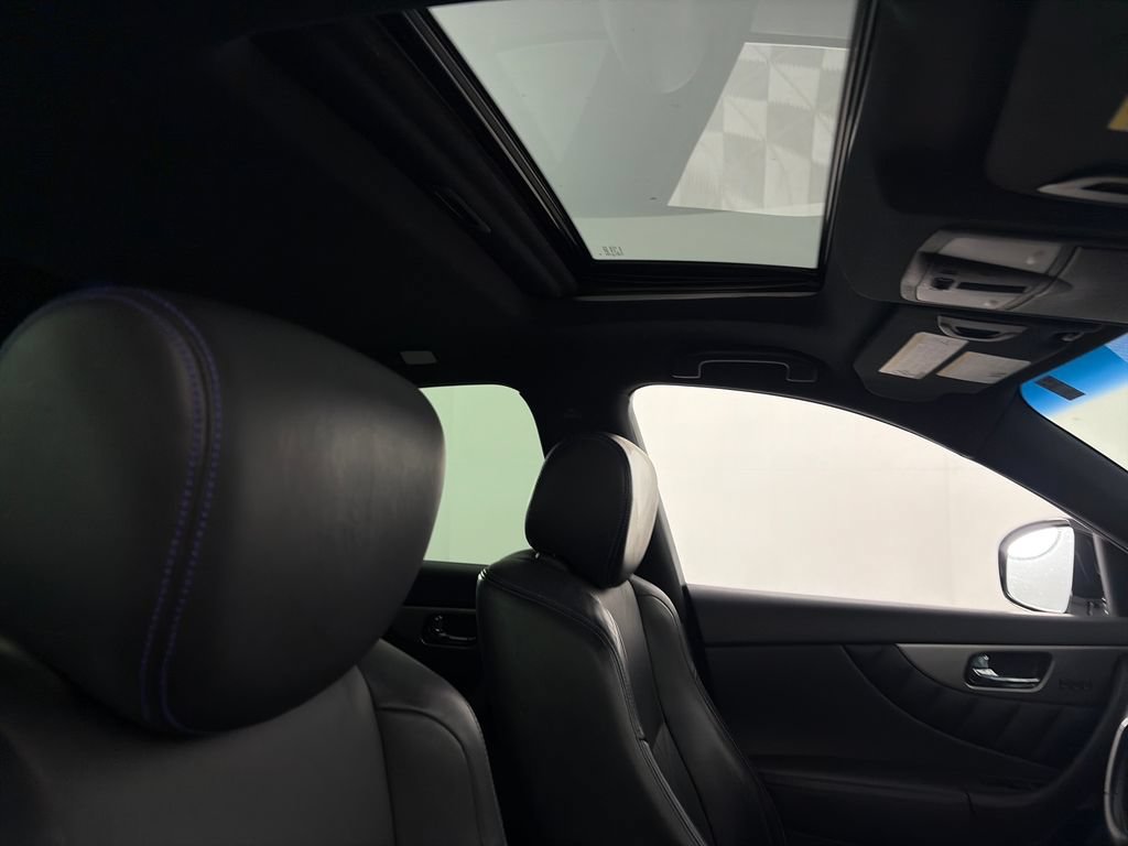 Used 2016 INFINITI QX70 AWD w/ Premium Package image 32