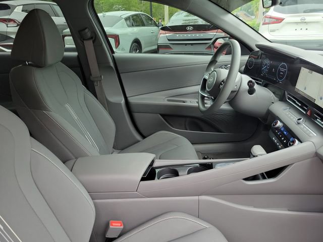 Used 2024 Hyundai Elantra Blue FWD image 35