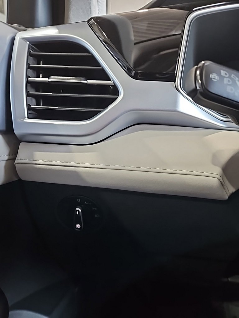 New 2026 Volkswagen Taos SE image 35