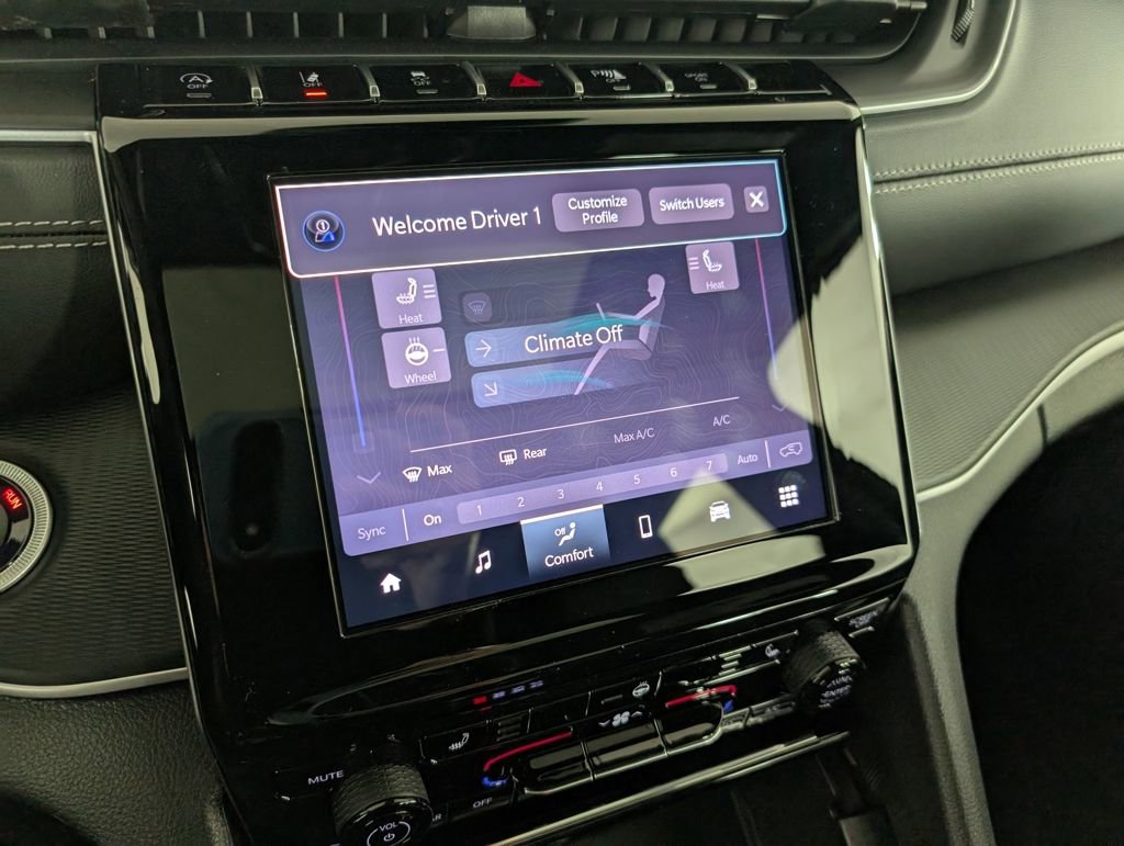 New 2025 Jeep Grand Cherokee Laredo image 24