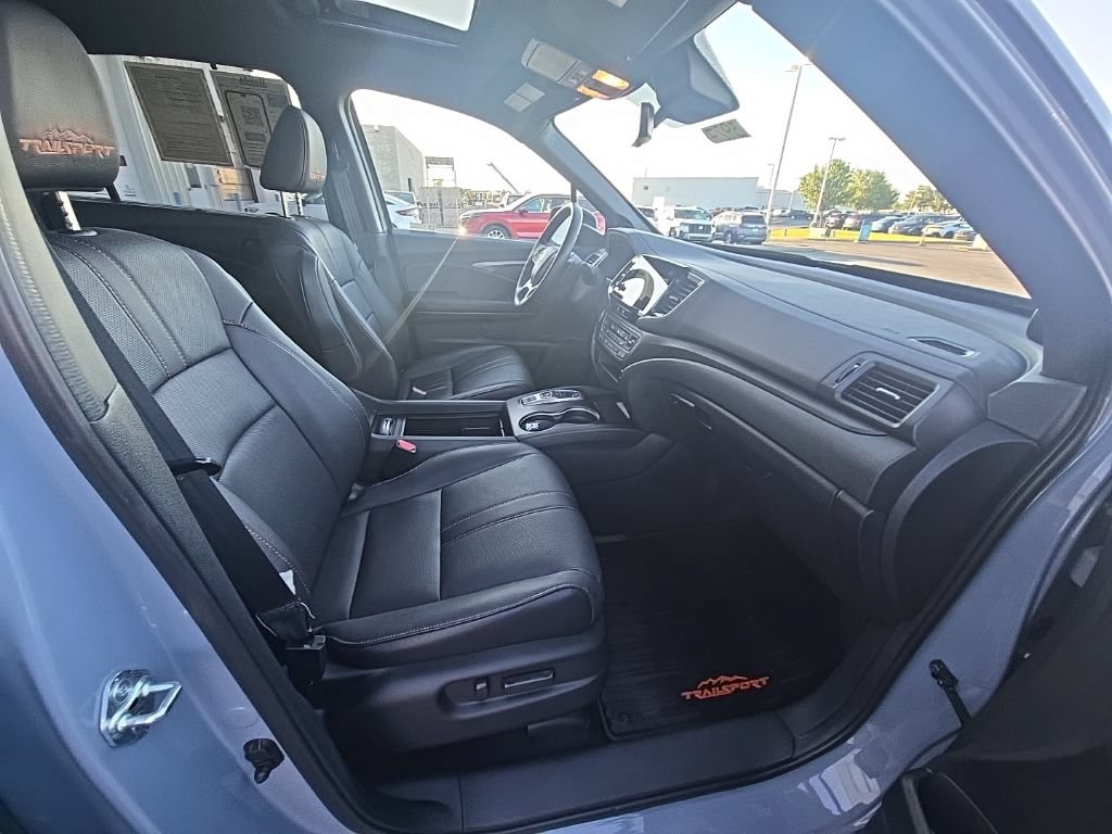Certified 2023 Honda Passport TrailSport image 35
