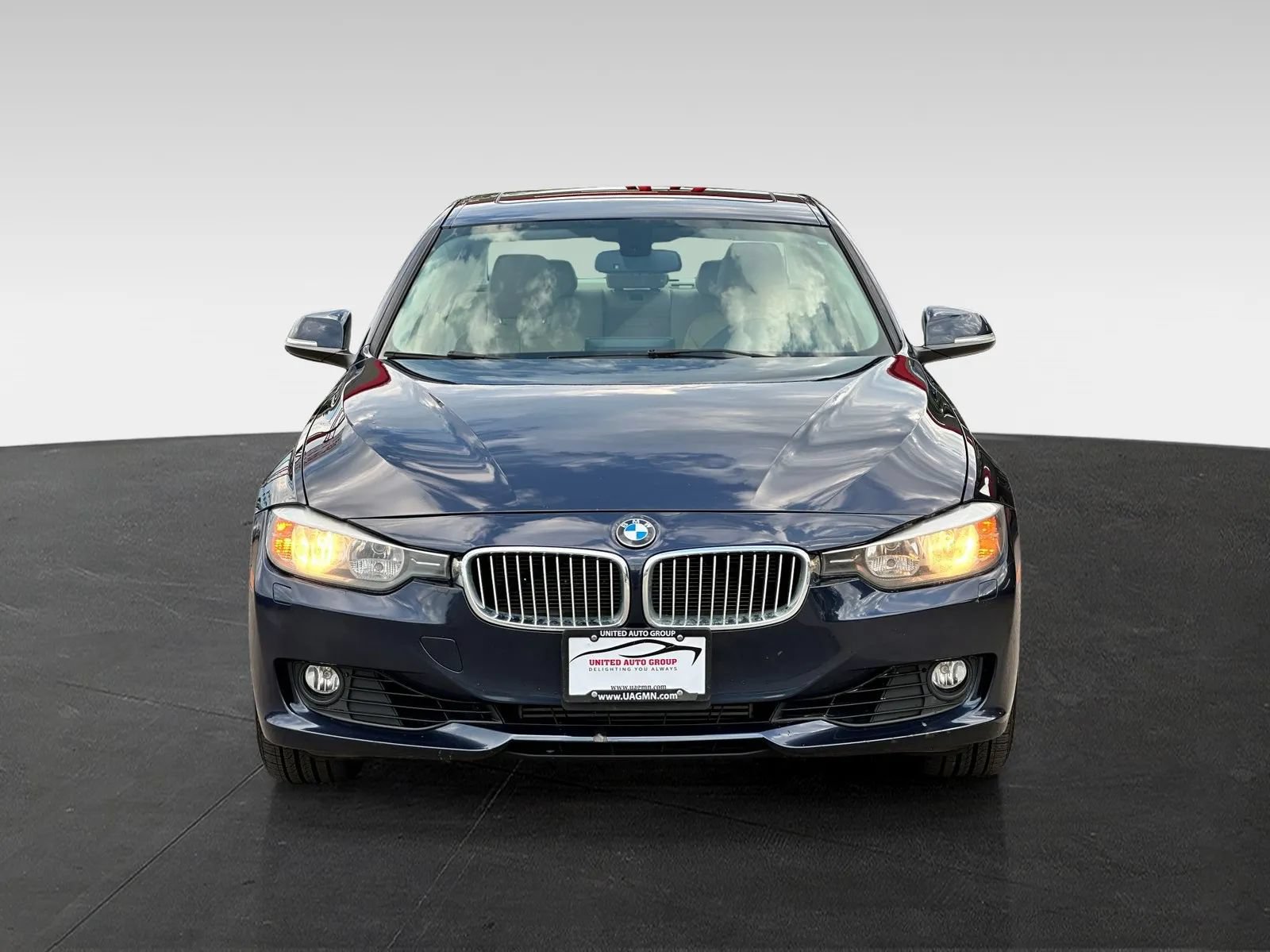 Used 2015 BMW 328i xDrive Sedan AWD/4WD image 2