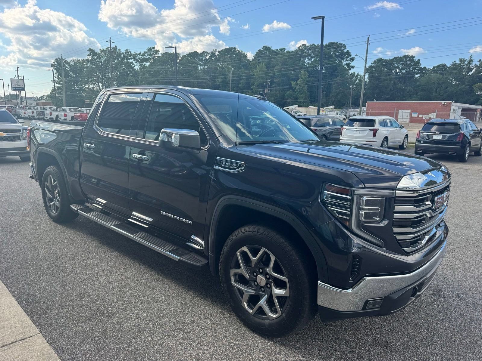Certified 2023 GMC Sierra 1500 SLT w/ SLT Premium Package AWD/4WD image 4