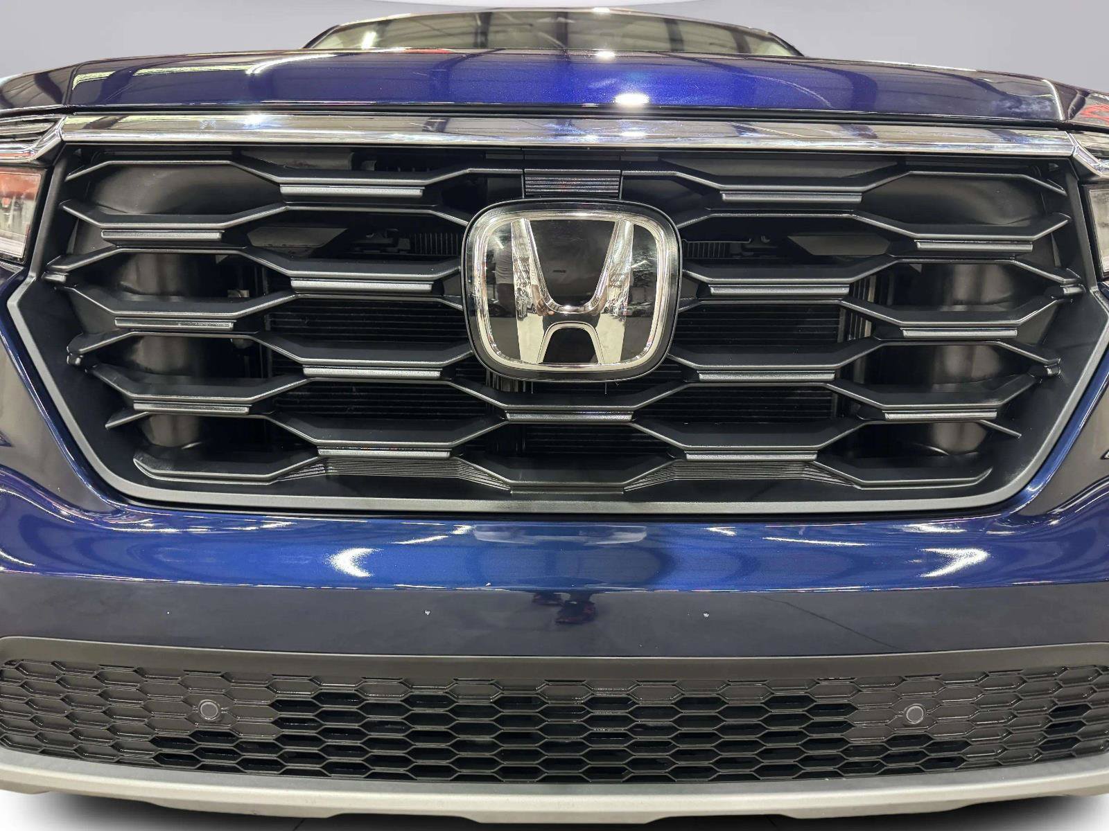 Used 2025 Honda Pilot EX-L image 10