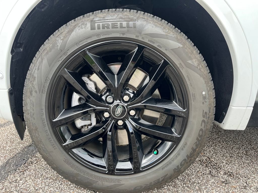 New 2025 Land Rover Discovery Sport S image 27